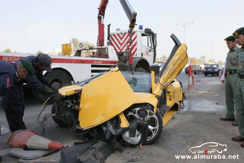 حادث لامبرغيني و بي ام دبليو bmw في دبي ( صور ) 16