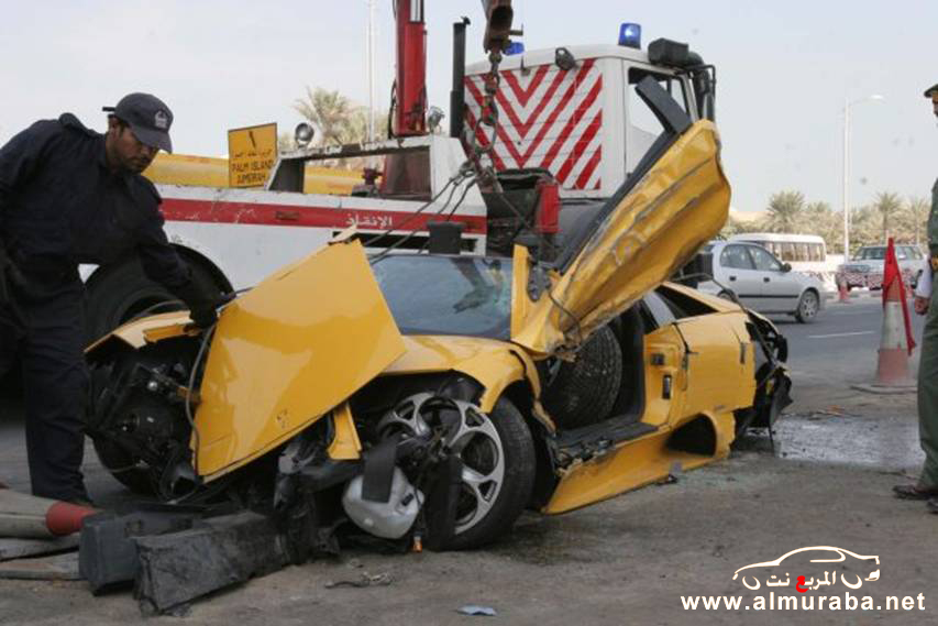حادث لامبرغيني و بي ام دبليو bmw في دبي ( صور ) 18