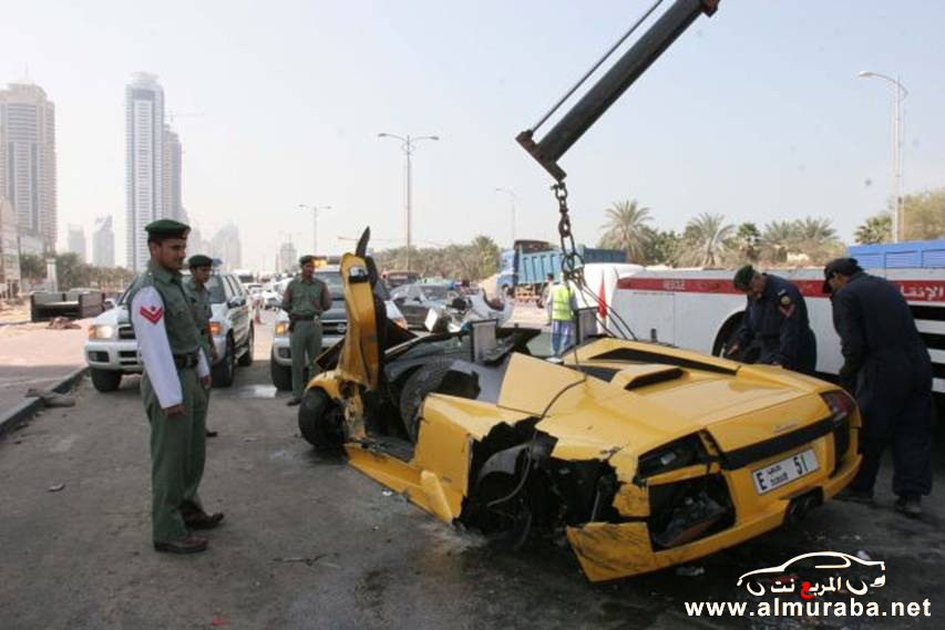 حادث لامبرغيني و بي ام دبليو bmw في دبي ( صور ) 21