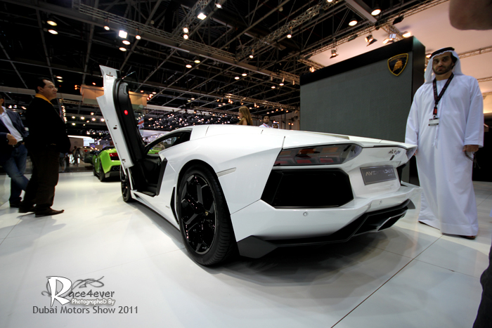 تغطية معرض دبي للسيارات 2011 بالصور Dubai Motor Show 2011 20