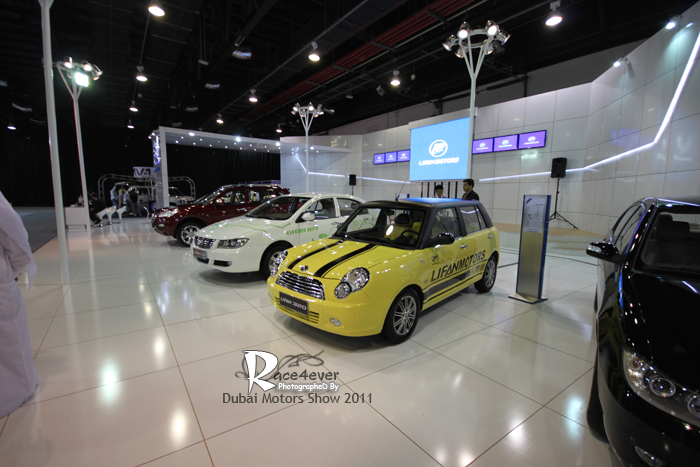 تغطية معرض دبي للسيارات 2011 بالصور Dubai Motor Show 2011 71
