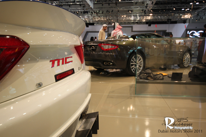 تغطية معرض دبي للسيارات 2011 بالصور Dubai Motor Show 2011 32