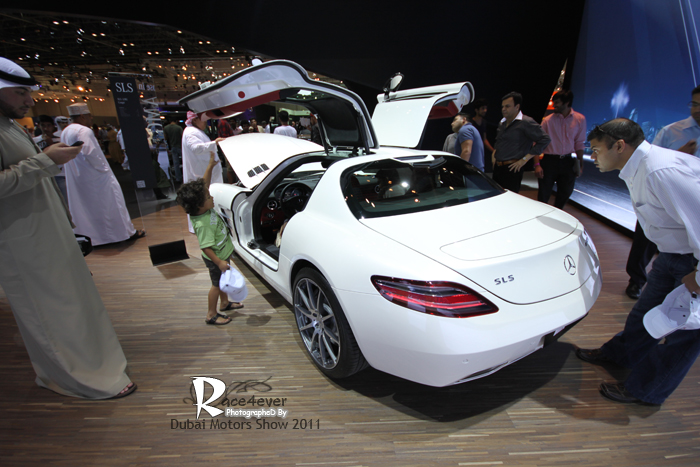 تغطية معرض دبي للسيارات 2011 بالصور Dubai Motor Show 2011 43