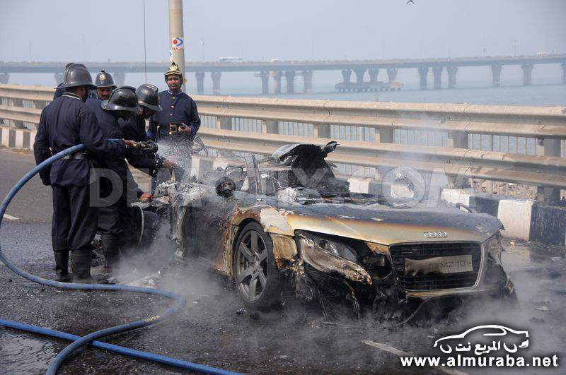 اودي ار ايت "الفاخرة" تحترق بمدينة بمومباي في الهند خلال سباق السيارات في المدينة "صور" 31