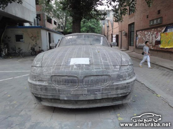 "بالصور" فنان صيني يبني سيارات بي ام دبليو بكامل تفاصيلها من الطوب ويبيعها بضعف سعرها 3