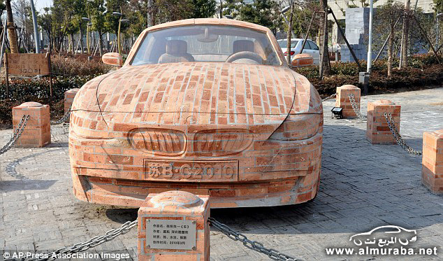 "بالصور" فنان صيني يبني سيارات بي ام دبليو بكامل تفاصيلها من الطوب ويبيعها بضعف سعرها 27