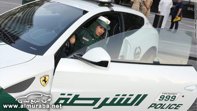 "بالصور" الشرطة النسائية في مدينة دبي تتسلم سيارات فيراري لضبط امن الطرق 13