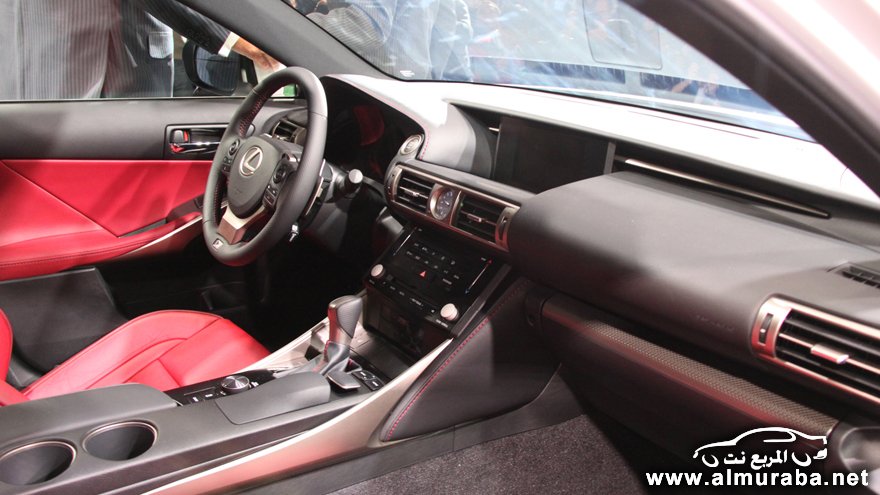 تدشين لكزس اي اس 2014 الجديدة كلياً رسمياً بالصور عالية الدقة Lexus IS 2014 11
