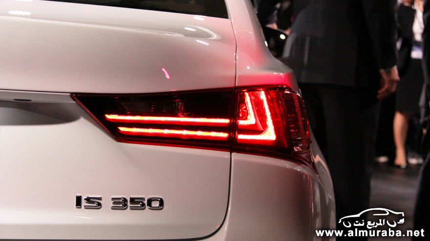 تدشين لكزس اي اس 2014 الجديدة كلياً رسمياً بالصور عالية الدقة Lexus IS 2014 13