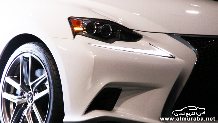 تدشين لكزس اي اس 2014 الجديدة كلياً رسمياً بالصور عالية الدقة Lexus IS 2014 5