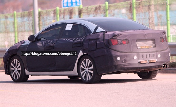 التقاط صور تجسسية لسيارة هيونداي ميسترا السيدان اثناء اختبارها في كوريا Hyundai Mistra 4