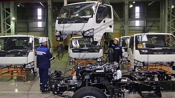 إنتاج أول سيارة نقل سعودية بالتعاون مع إيسوزو اليابانية الاربعاء المقبل في المصنع الجديد بمدينة الدمام إنتاج أول سيارة نقل سعودية بالتعاون مع إيسوزو اليابانية الاربعاء المقبل في المصنع الجديد بمدينة الدمام 3