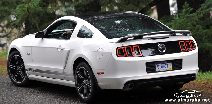 2013-Ford-Mustang-GT-rear-three-quarter