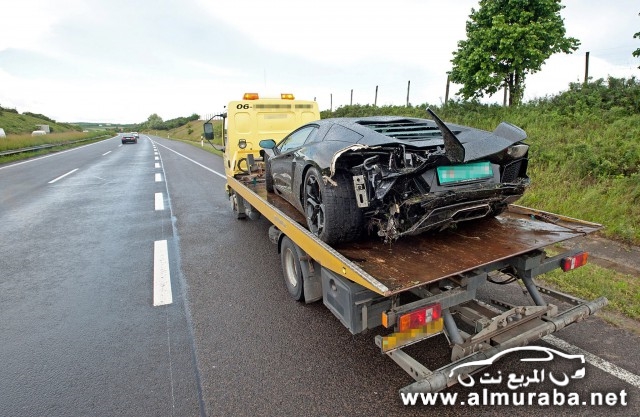 "بالصور" حادث تحطم سيارة لامبورجيني افنتادور في المجر Lamborghini Aventador 1