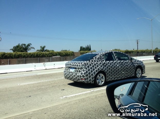 التقاط صور بعتقد انها سيارة لكزس سي تي -200 اتش الصالون الجديدة Lexus CT 200H 1