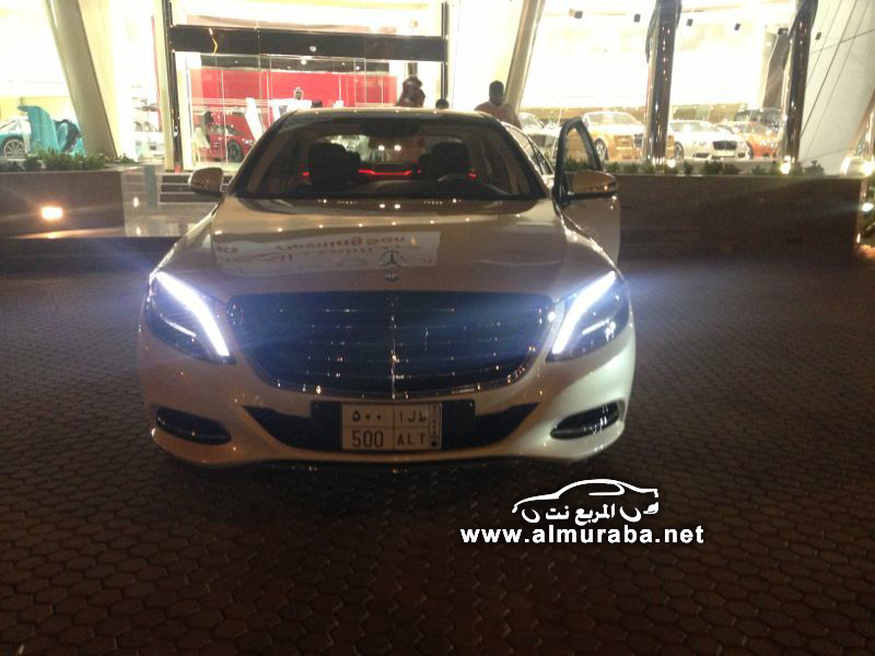 وصول مرسيدس بانوراما 2014 اس كلاس الجديدة كلياً الى السعودية والو كار يفوز بها في المزاد السيارة من الامام