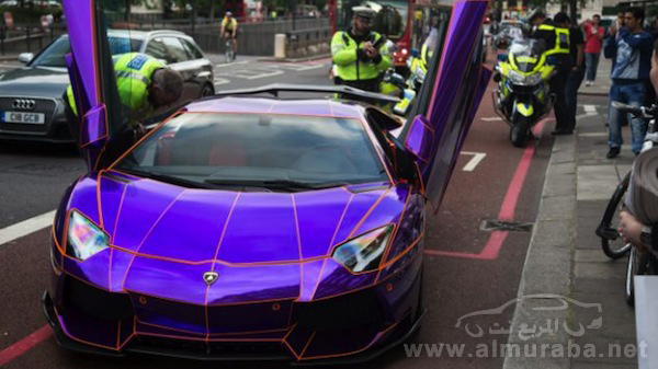 "بالصور" الشرطة البريطانية تحجز سيارة لامبورجيني افنتادور الخاصة بشخص عربي من قطر article-2349575-1A884A97000005DC-639_634x424
