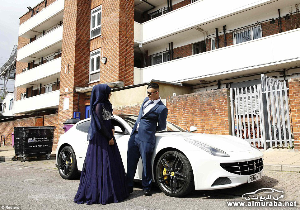 article-2370195-1AE35A06000005DC-515_964x674