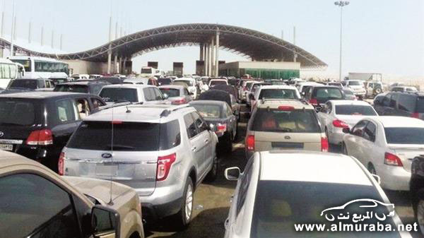 المنفذ اثناء الزحمة والانتظار الطويل الذي يمتد الى 7 ساعات