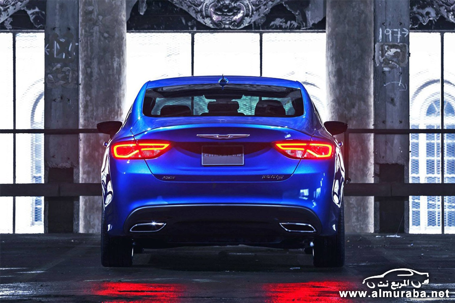 2015-Chrysler-200-4[7][3]