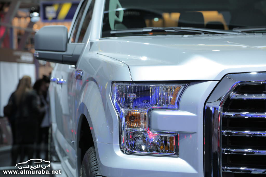 2015-Ford-F150-Headlight