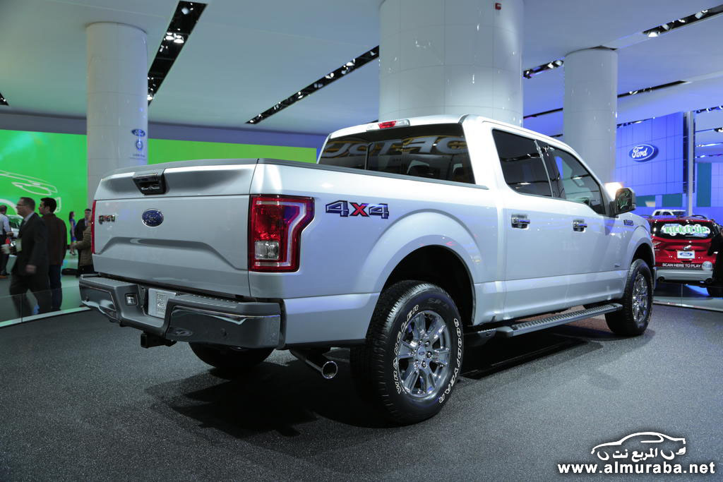 2015-Ford-F150-Rear