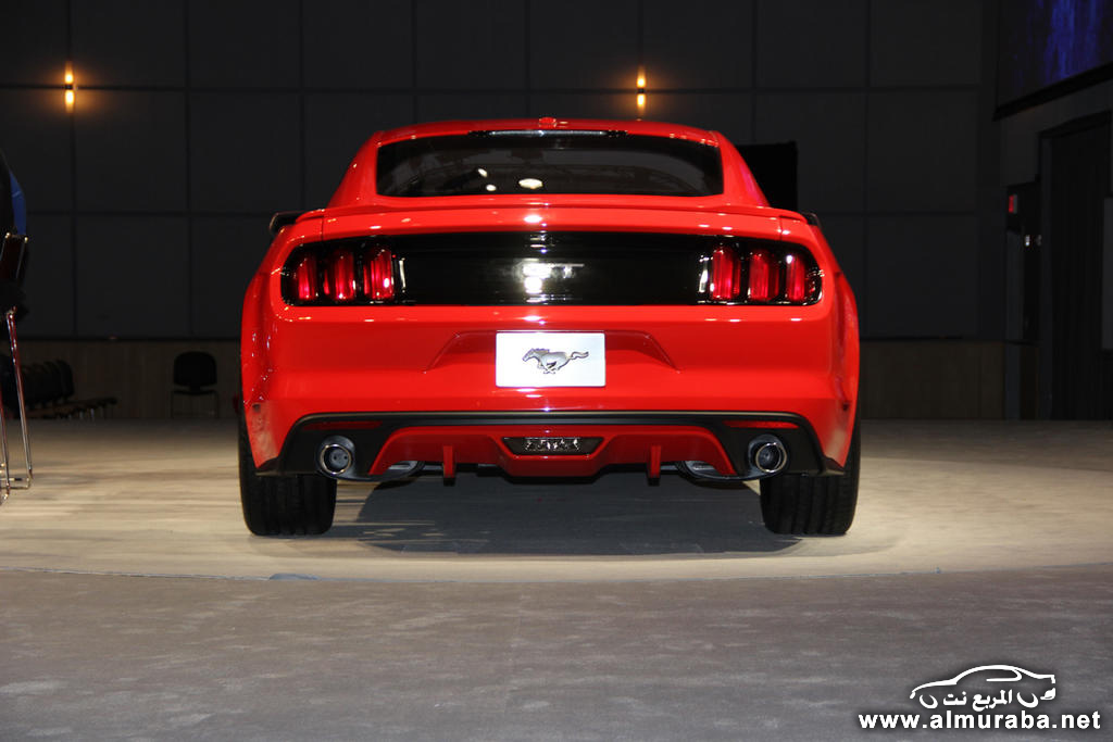 2015-Ford-Mustang-Rear
