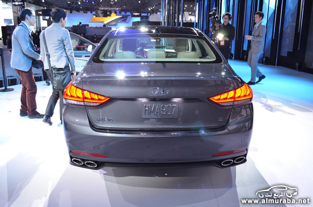 2015-Hyundai-Genesis-10