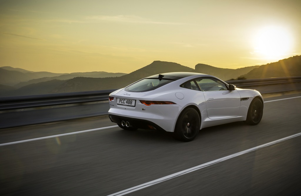 2015-Jaguar-F-Type-Coupe-3