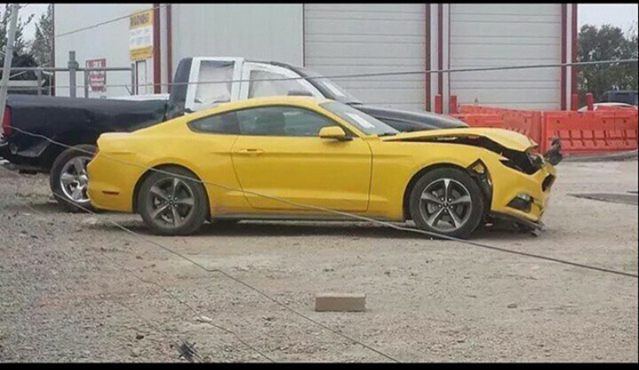 2015-Mustang-Crash-1