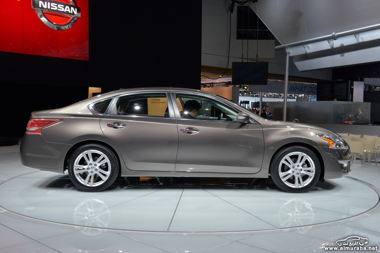 2015-Nissan-Altima-Sedan-Side-Full-View