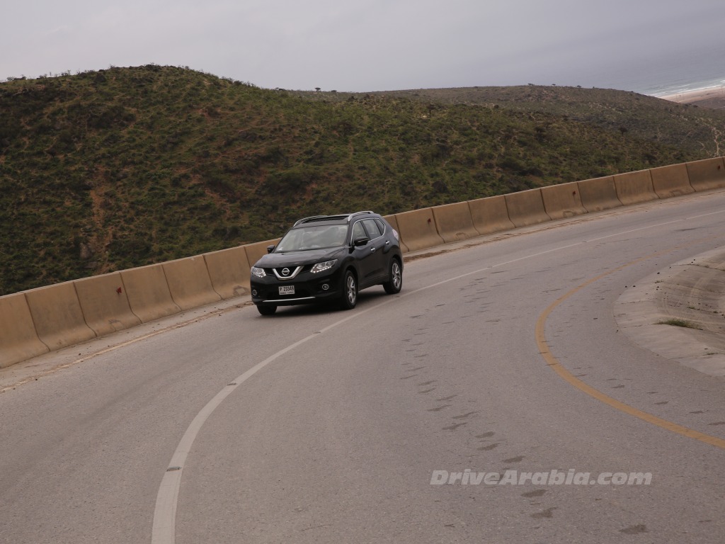 2015-Nissan-X-Trail-in-Oman-4