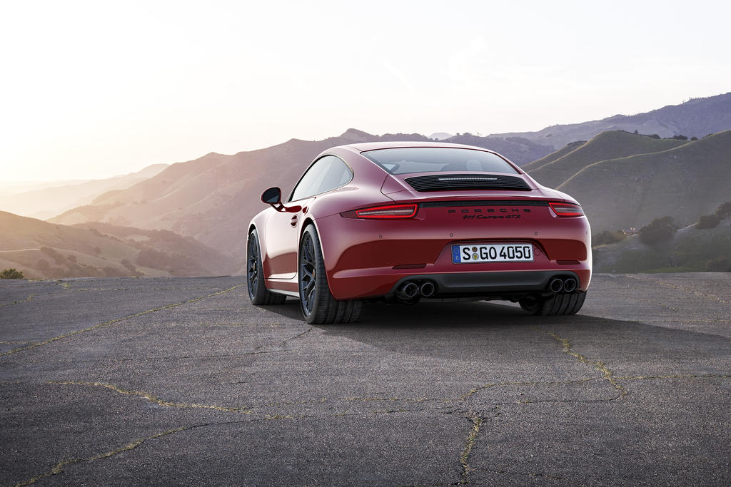 بورش تعلن عن بورش كاريرا 2015-Porsche-911-Carrera-GTS-1.jpg