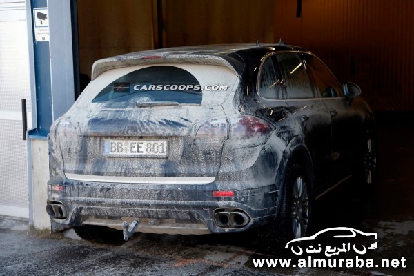 2015-Porsche-Cayenne-Turbo-2[4]