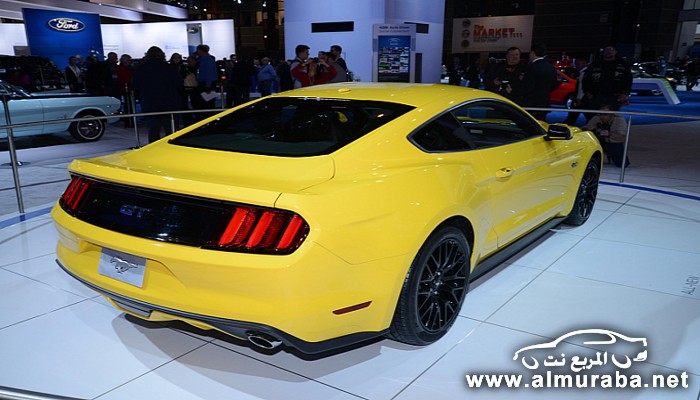 2015-ford-mustang-roars-into-chicago-live-photos-medium_2