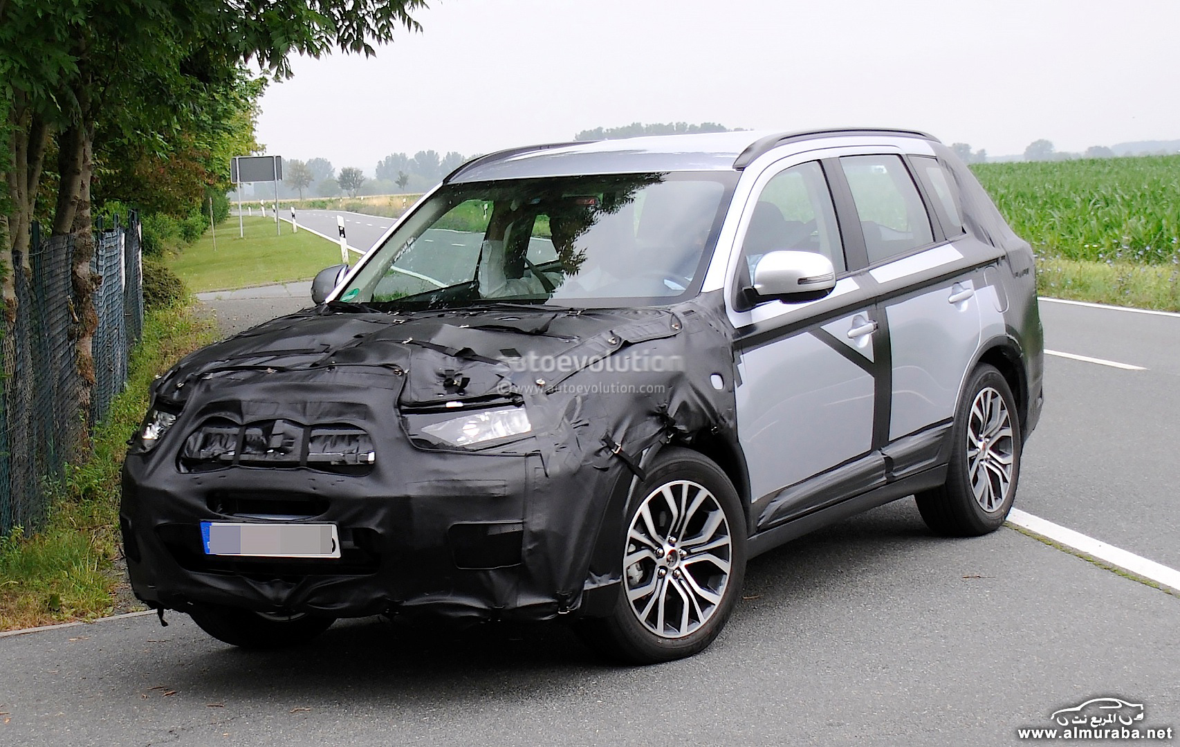 2015-mitsubishi-outlander-spied-again-this-time-in-europe-photo-gallery_2