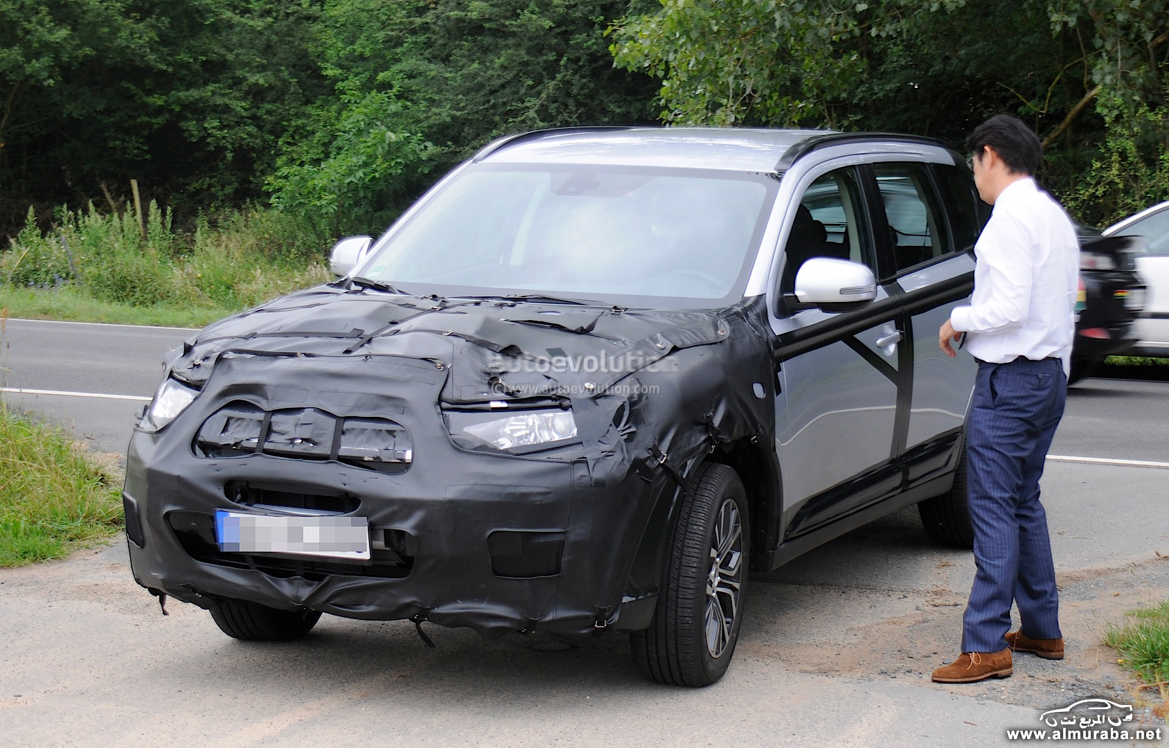 2015-mitsubishi-outlander-spied-again-this-time-in-europe-photo-gallery_3