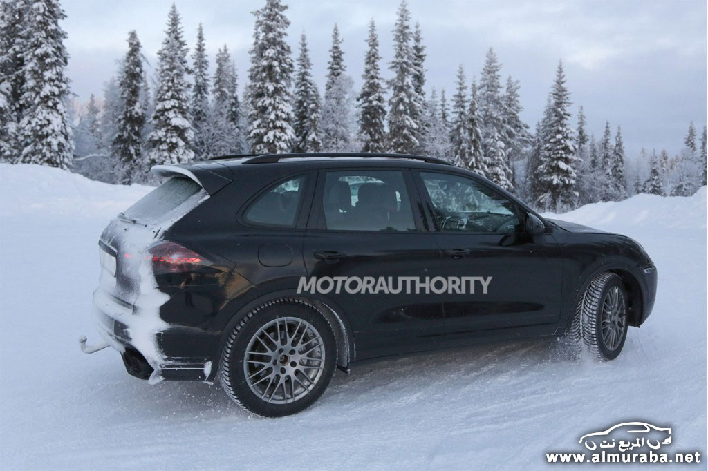 تسريب صور بورش كايين 2015 الجديدة Porsche Cayenne 2015-porsche-cayenne-facelift-spy-shots_100454460_l
