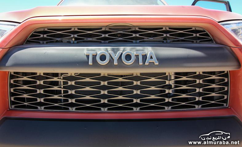 2015-toyota-4runner-trd-pro-series-grille-and-badge-photo-597439-s-787x481