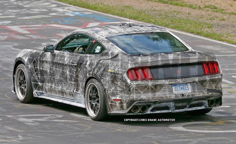2016-ford-mustang-shelby-gt350-spy-photo-photo-615750-s-787x481