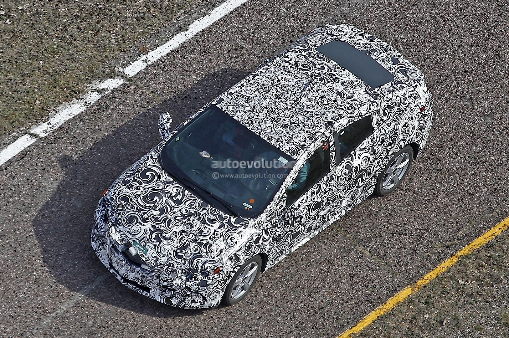 2016-second-generation-chevrolet-volt-spied-working-for-future-electric-family_2
