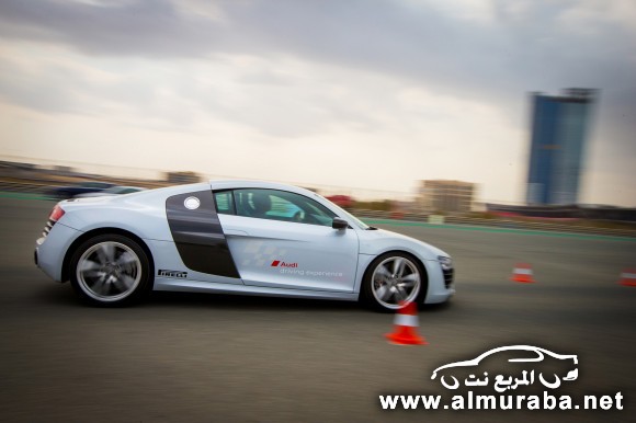 Audi-RS_R8-Dubai-8-580x386