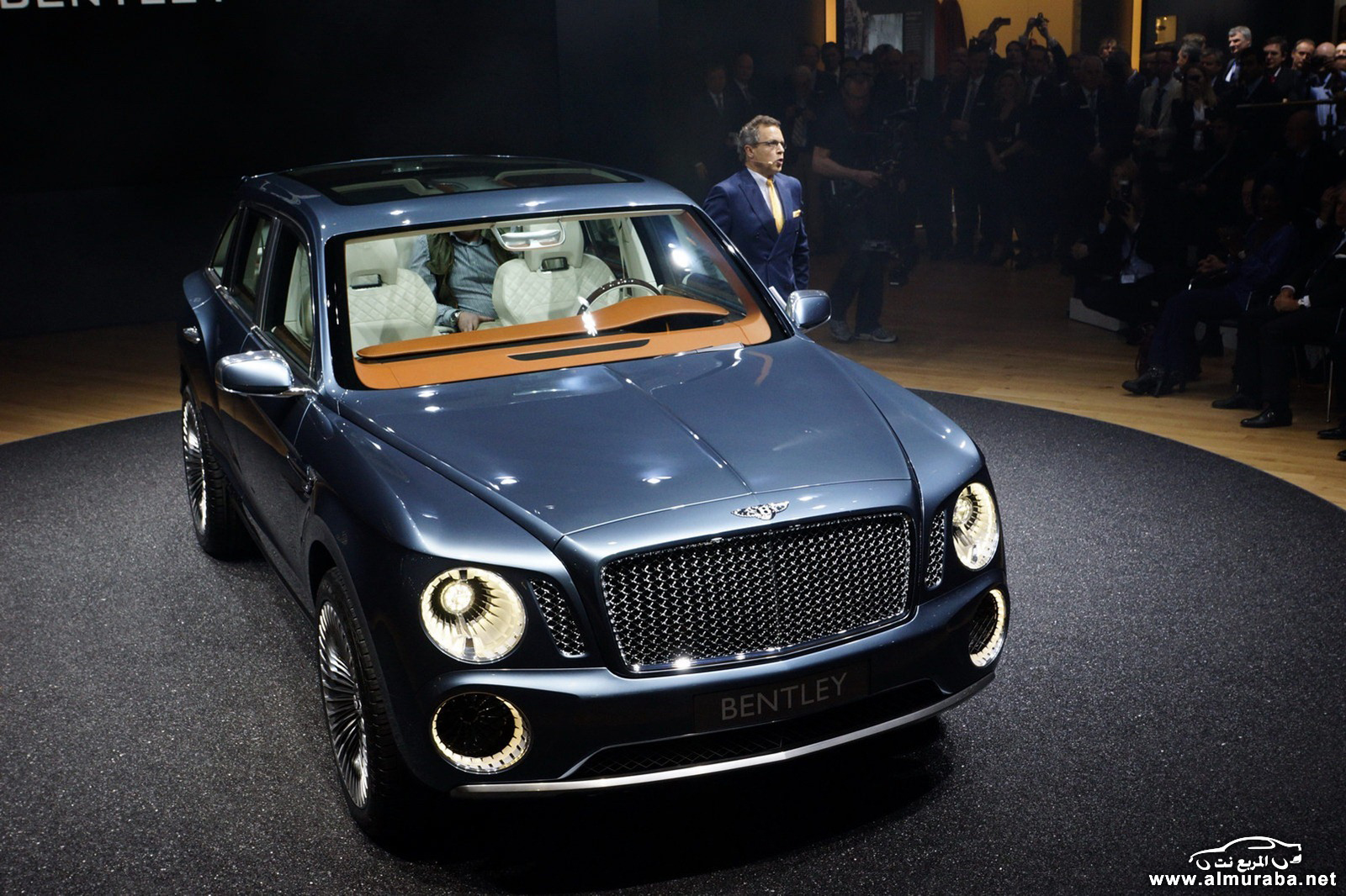 شركه بنتلي تكشف عن سيارتها Bentley-EXP9-12.jpg