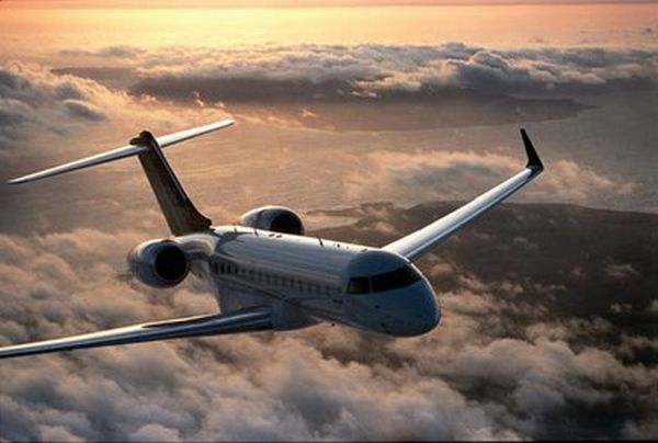 طائرة وليام هنري غيتس الثالث المشهور ببيل غيتس، وبيل هو اختصار لإسم وليام في الولايات المتحدة الأمريكية وهو رجل أعمال ومبرمج أمريكي ومحسن وثاني أغنى شخص في العالم.