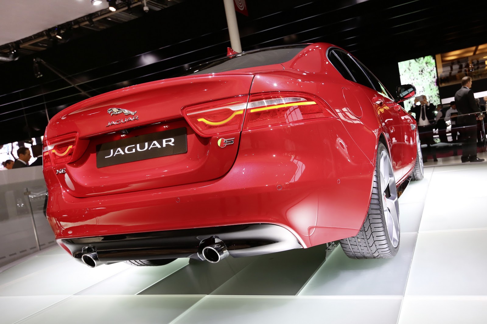 Jaguar-XE-L7