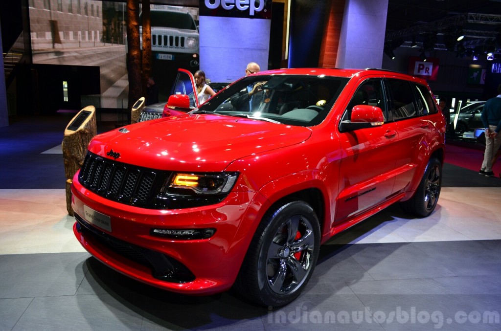 Jeep-Grand-Cherokee-SRT-Red-Vapor-front-three-quarters-at-the-2014-Paris-Motor-Show-1024x677
