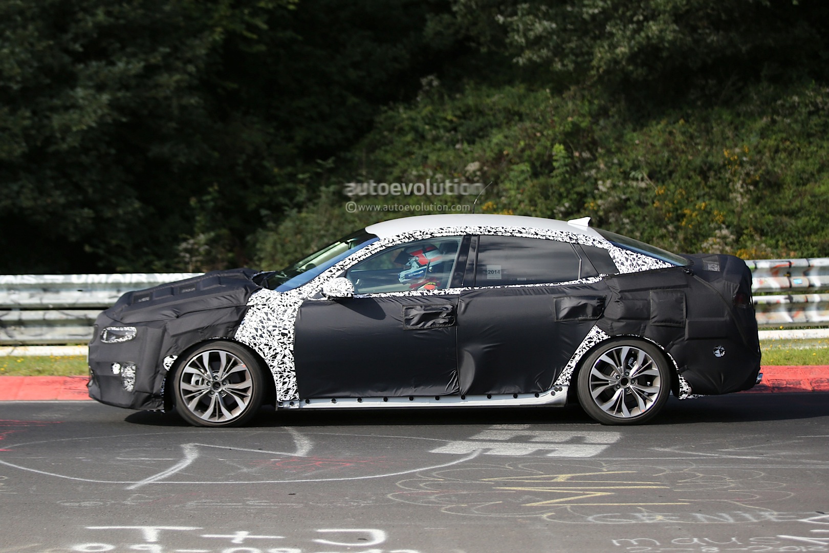 all-new-2016-kia-optima-spied-for-the-first-time-including-the-interior_10