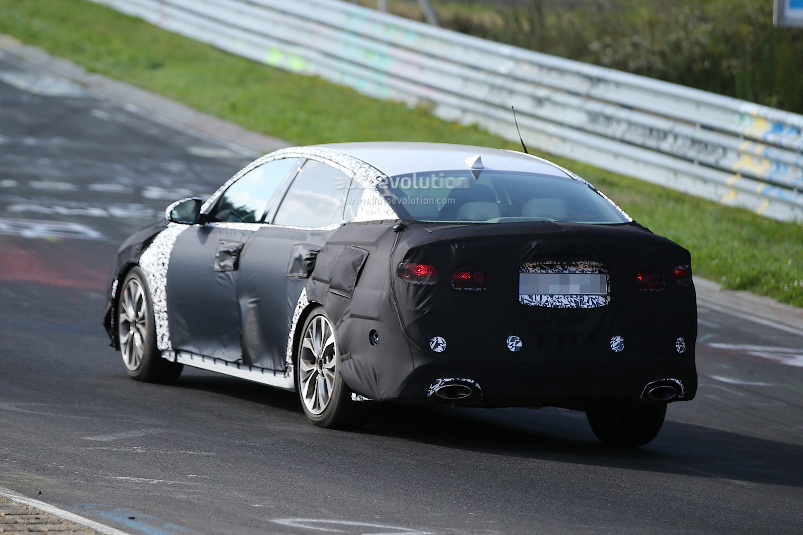 all-new-2016-kia-optima-spied-for-the-first-time-including-the-interior_12