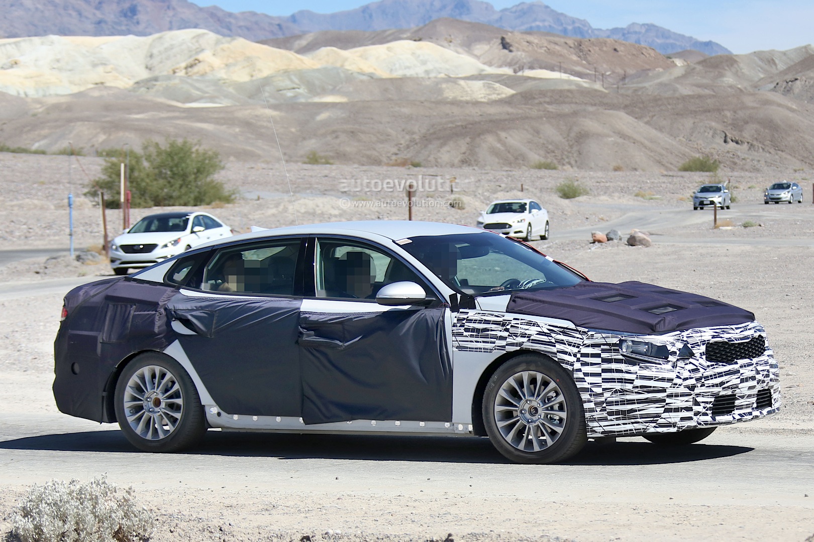 all-new-2016-kia-optima-spied-for-the-first-time-including-the-interior_14