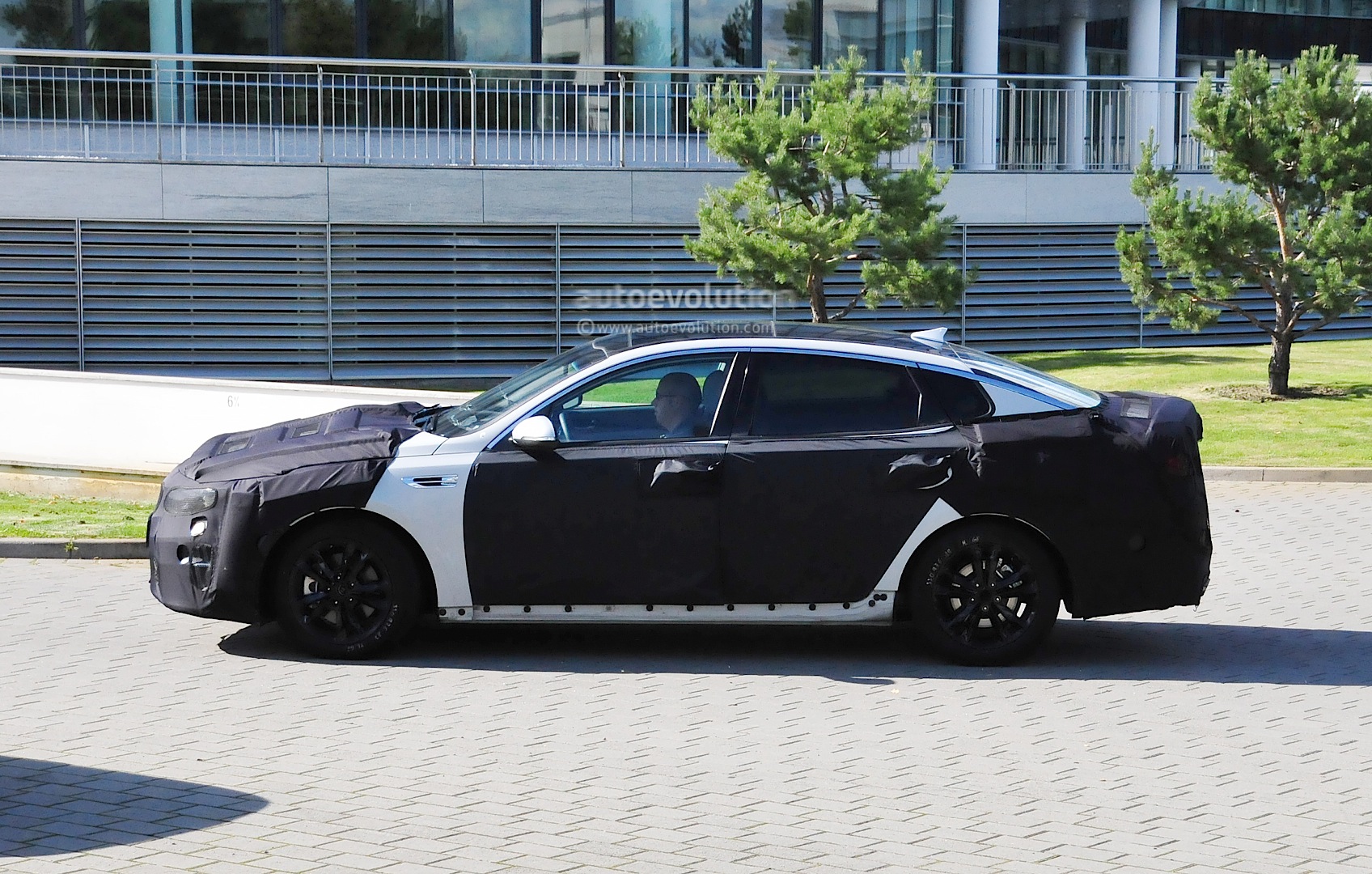 all-new-2016-kia-optima-spied-for-the-first-time-including-the-interior_4